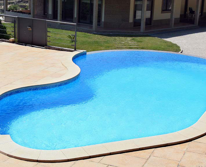 piscina prefabricada desbordamiento
